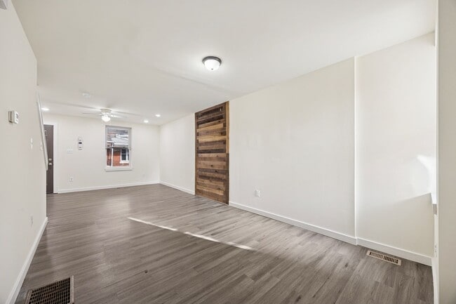 Building Photo - 5518 Pemberton St