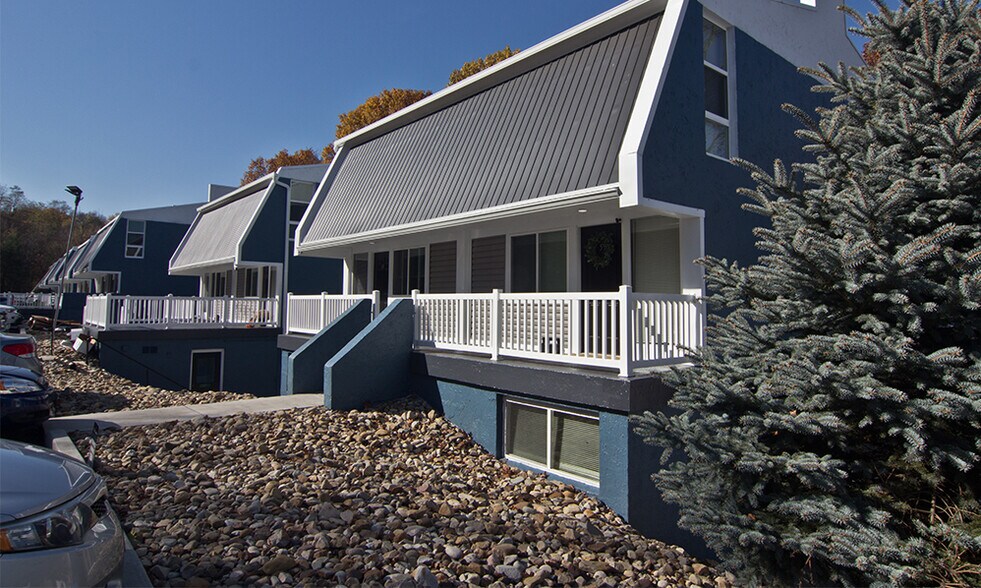 The Cascades Apartments and Townhomes 100 E West Dr Pittsburgh PA