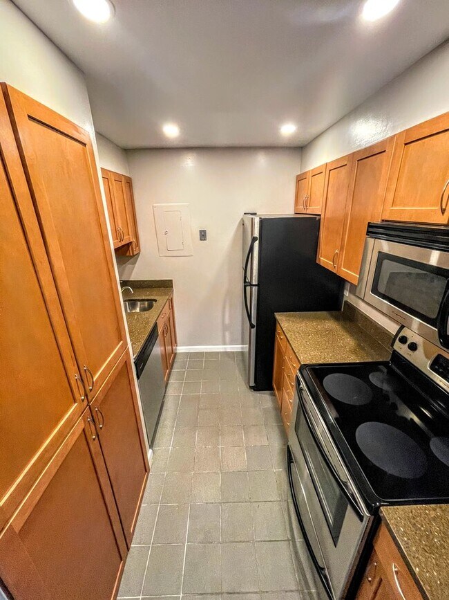 Building Photo - 1140 23rd St NW