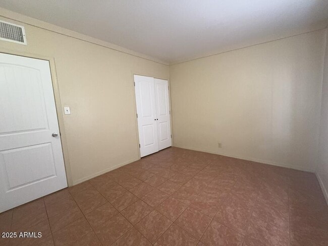 Building Photo - 1800 E Fry Blvd