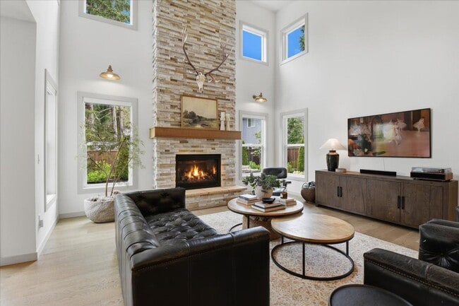 Building Photo - 4bd/2.5ba Carnation Home