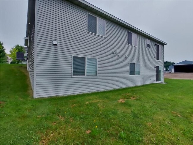 Building Photo - 24796 Superior Dr