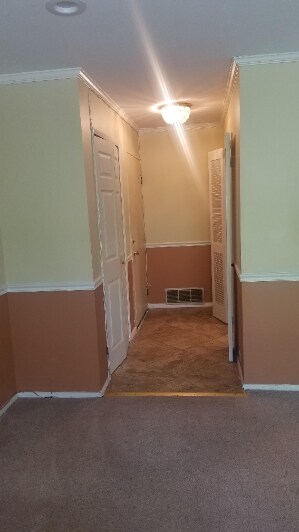 Building Photo - "Charming 2-Bed Condo Retreat in Oxon Hill...