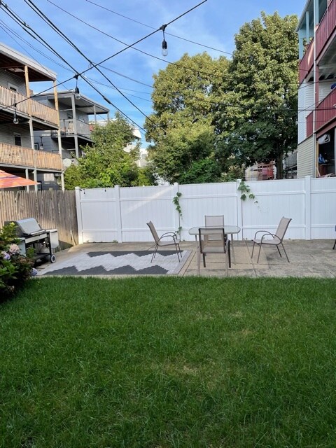 Building Photo - 30 Sudan St