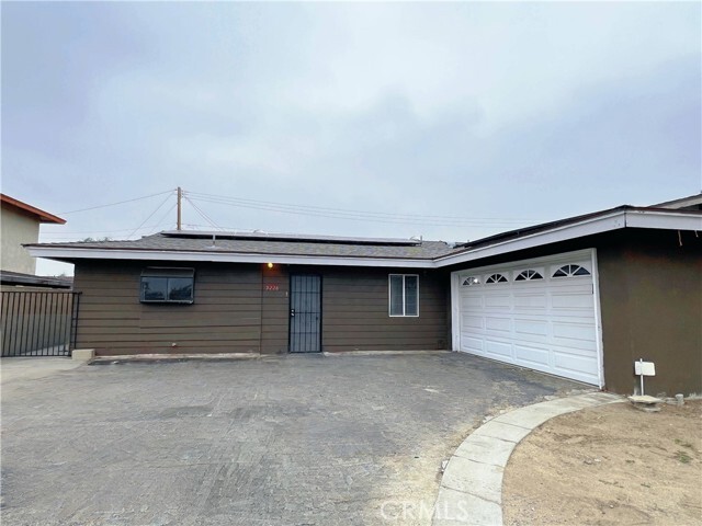 Building Photo - 9228 Oleander Ave