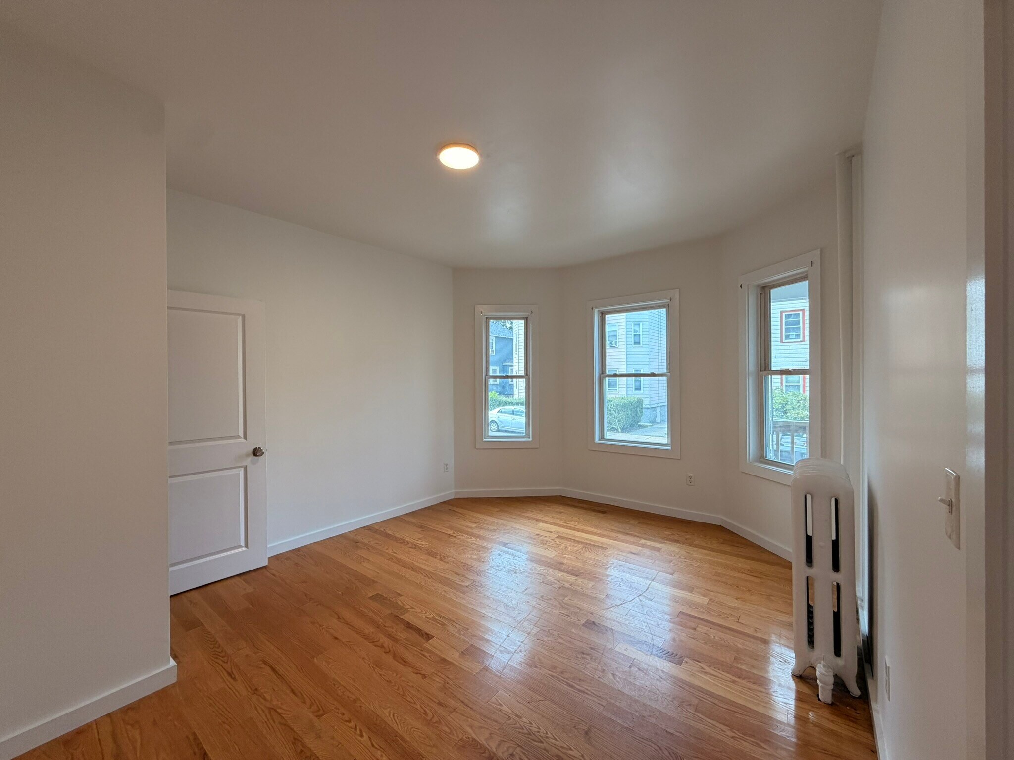 Building Photo - 74 Mora St