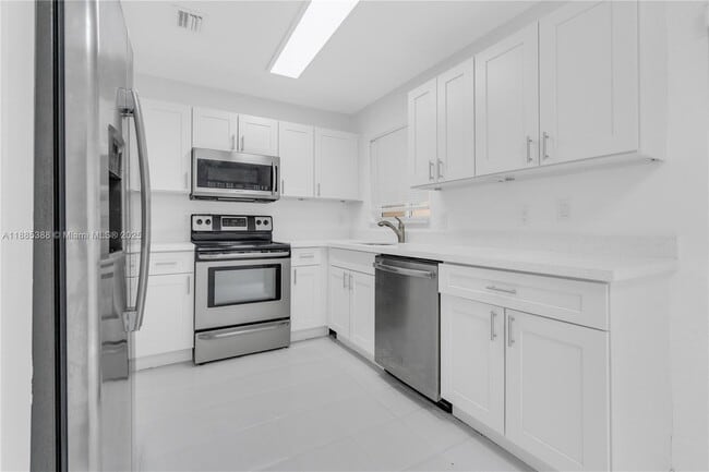 Primary Photo - 1428 NE 2nd Ave