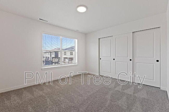 Building Photo - 7475 W Swain Ln