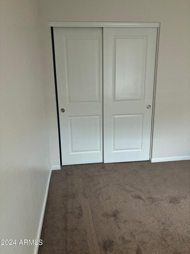 Building Photo - 2002 E Brooklyn Dr