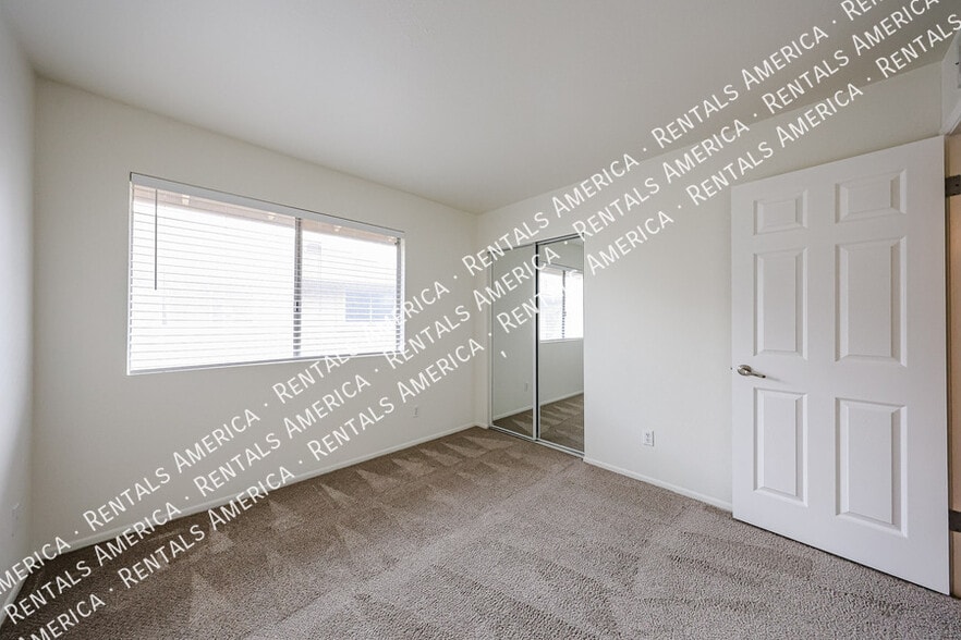 Building Photo - 8548 E Belleview St