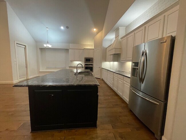 Building Photo - 2403 Cabrillo Ln