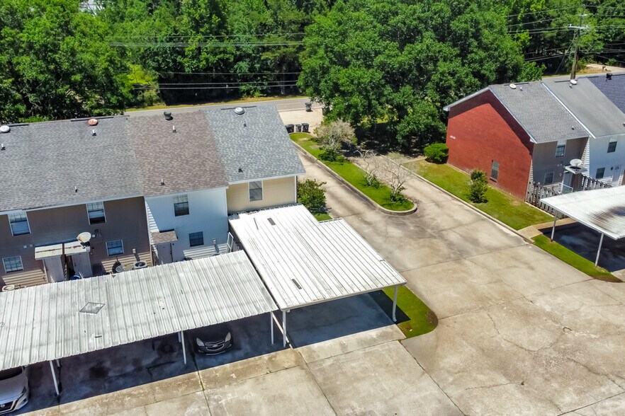 Building Photo - 16382 Hooper Rd