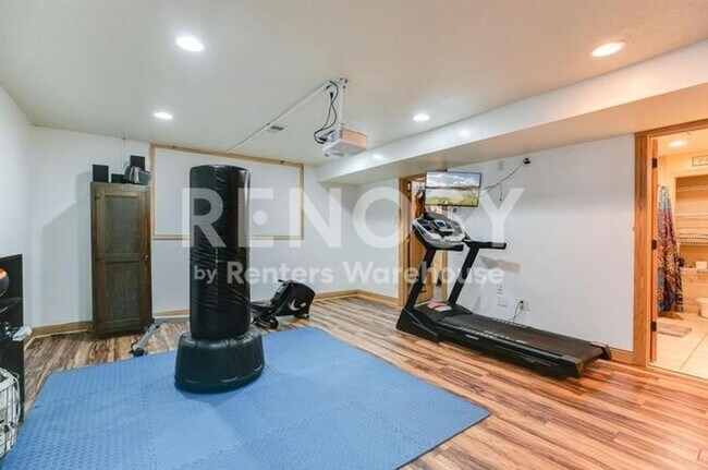 Building Photo - 3BD/2.5BA Home in Elk River Available Now!