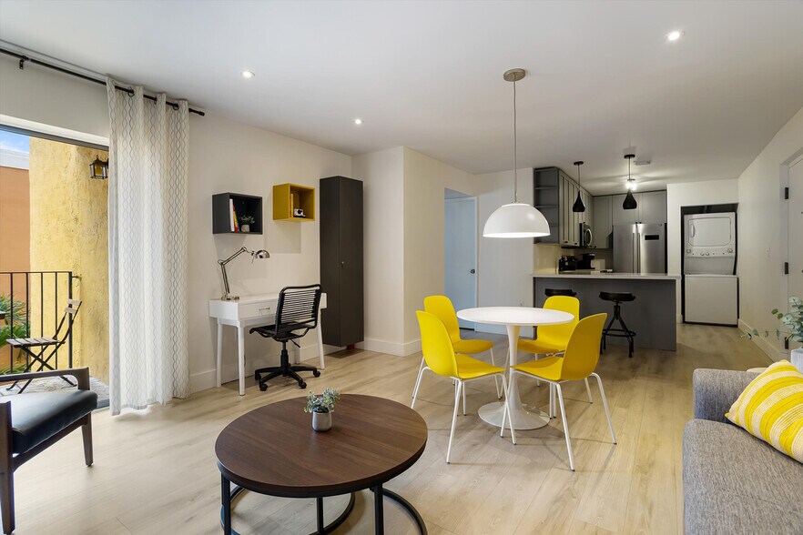 Work Space - 2727 NW 17th Ter