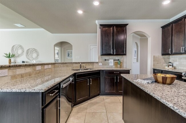 Building Photo - 2408 Griffith Park Dr