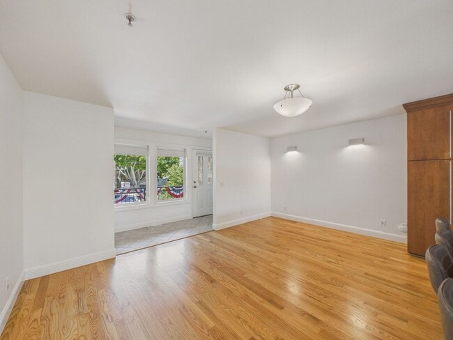 Building Photo - 853 De Haro St