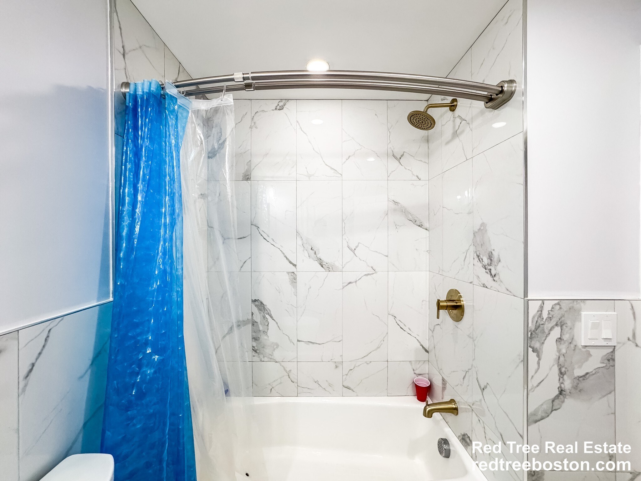 Building Photo - 62 Hecla St