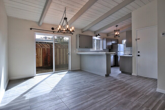 Building Photo - Mar Vista Dr.- Duplex