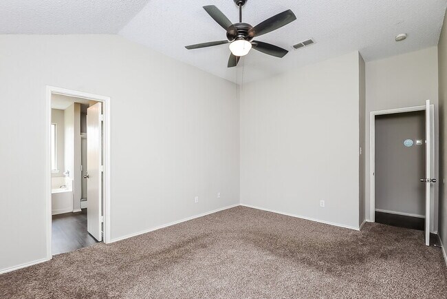 Building Photo - 10244 Cypress Hills Dr