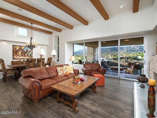 Building Photo - 9898 E Graythorn Dr