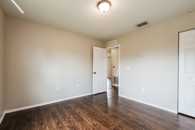 Building Photo - 2394 Yellow Grass Ct