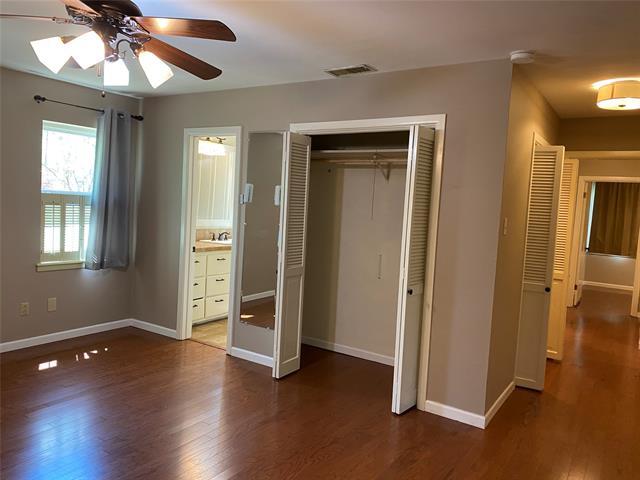 Building Photo - 2026 River Oaks Cir