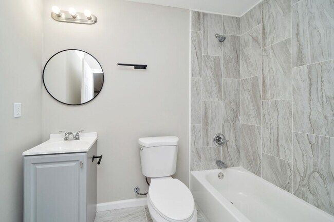 Building Photo - 429 Surrey Cir