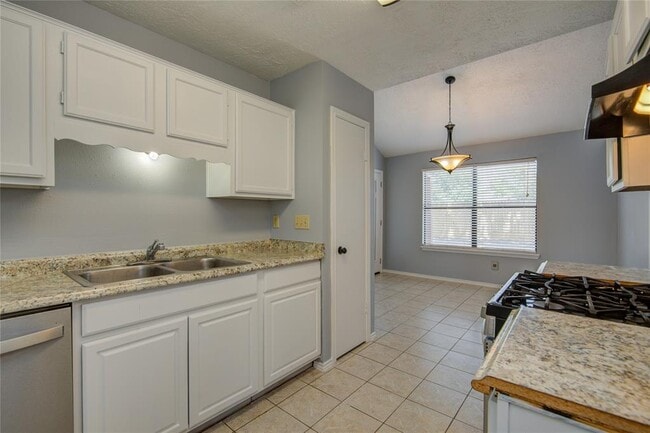 Building Photo - 4718 Brooklawn Dr