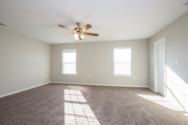 Building Photo - 1742 Eastway Dr