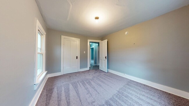 Building Photo - Ashland Schools! 4 bedroom, near town, fre...
