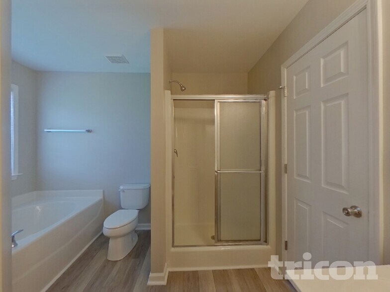 Building Photo - 105 Arden Ct