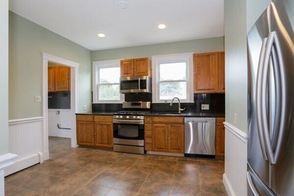 Building Photo - 12 White Ave