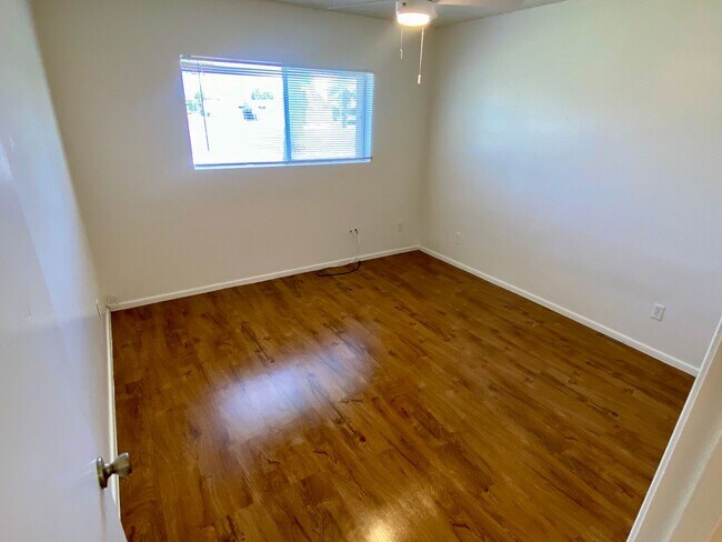 Building Photo - 2 Bedroom 1 Bathroom in Litchfield Park