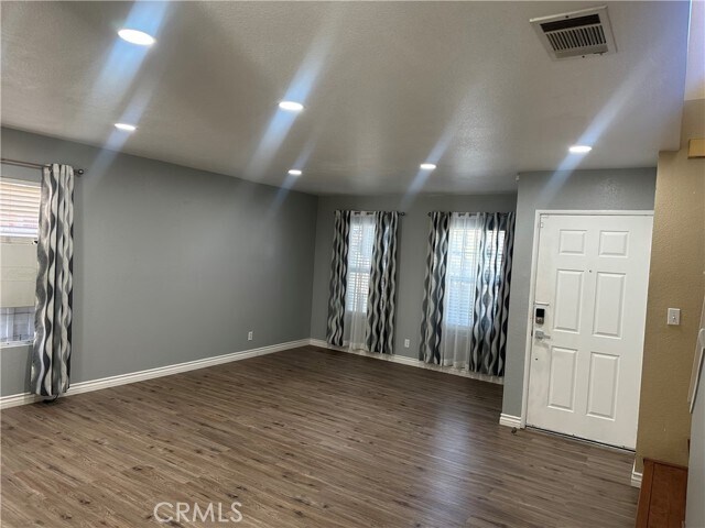 Building Photo - 8941 Carnation Dr