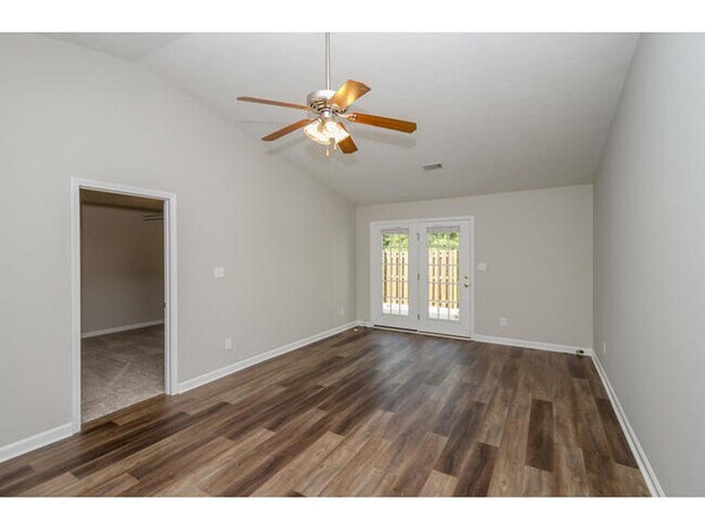 Building Photo - 663 Mickelson Way