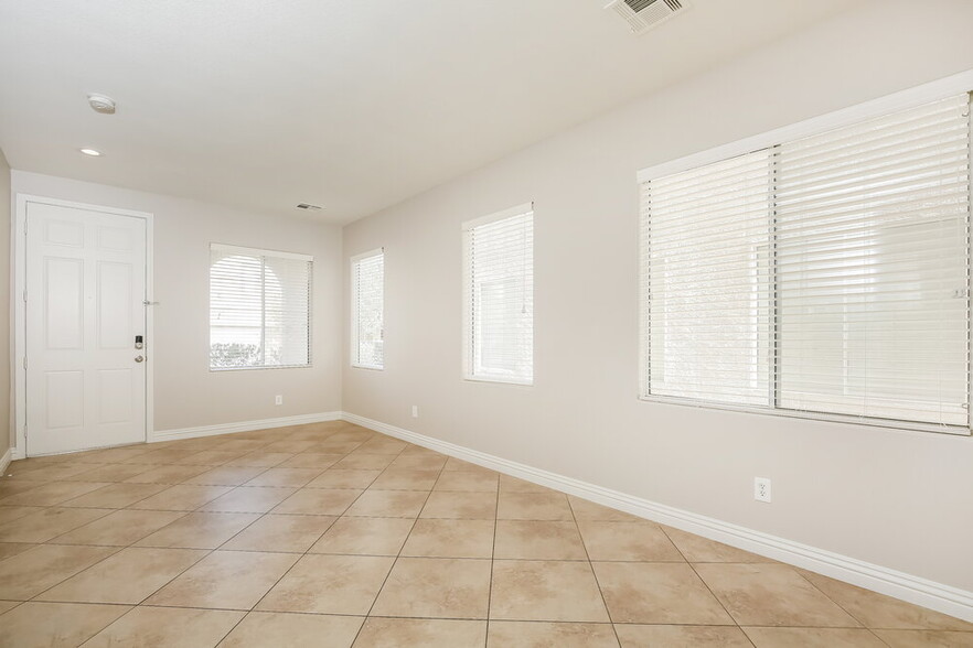 Building Photo - 7448 Bouquet Canyon St