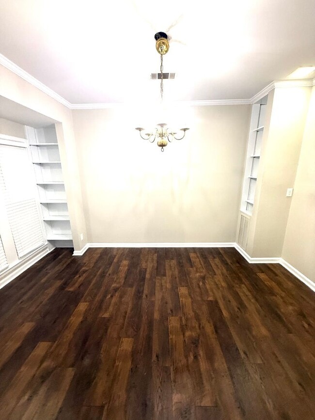 Building Photo - ** 4 Bed 3 Bath located Cloverdale ** Call 334-366-9198 to schedule a self-tour