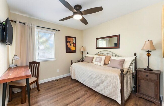 Building Photo - Beautiful Antelope Home with Private Pool | Available July 1st | $3,350/mo