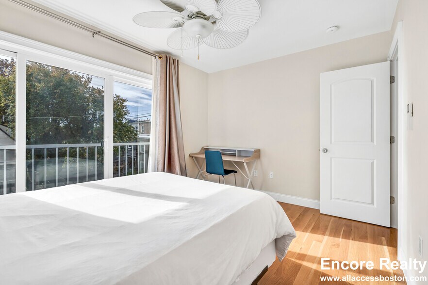 Building Photo - 9 Bradbury St