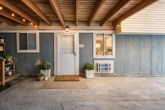 Building Photo - 615 Fox Run Ln