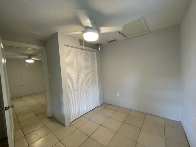 Building Photo - Beautiful 2 Bed 1 Bath House In Fifth Ave ...