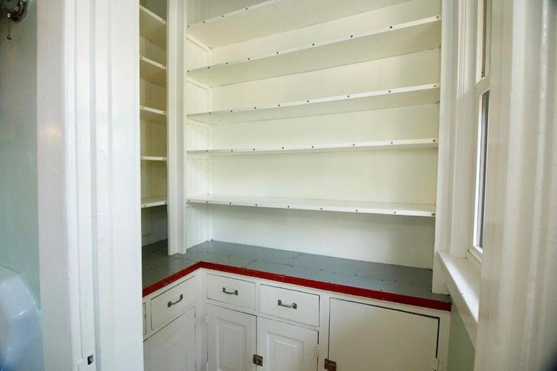 Building Photo - 2719 E Hartford Ave