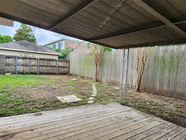 Building Photo - 5819 Reamer St