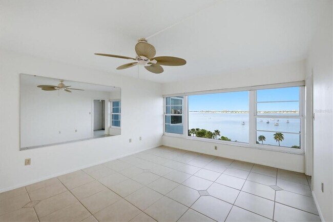 Building Photo - 555 S Gulfstream Ave