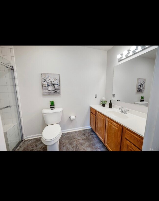 Building Photo - 224 Dove Ct