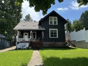 Building Photo - 514 E 10th Ave