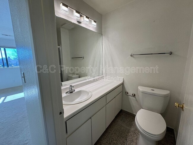 Building Photo - 192 Agua Caliente Rd W