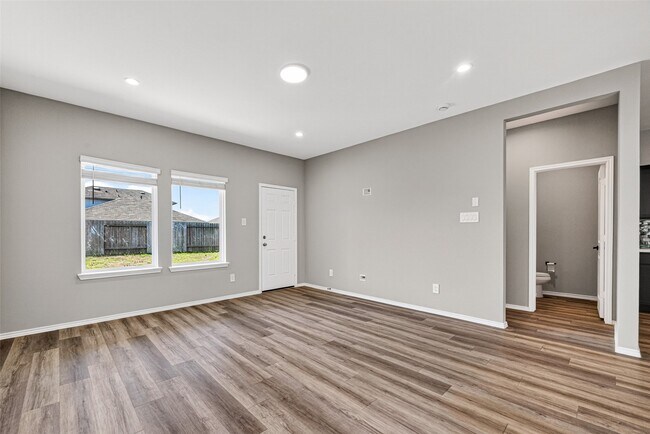 Building Photo - 14529 Lily Plns Dr