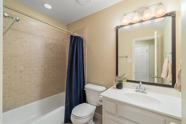 Building Photo - 2116 Chambers Dr