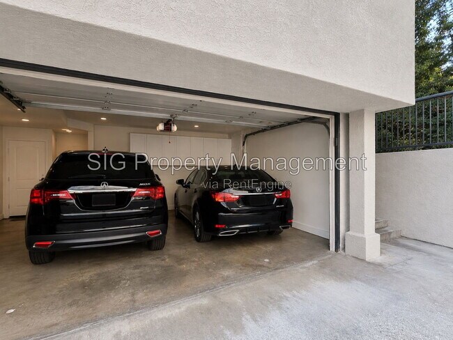 Building Photo - 352 S Orange Grove Blvd